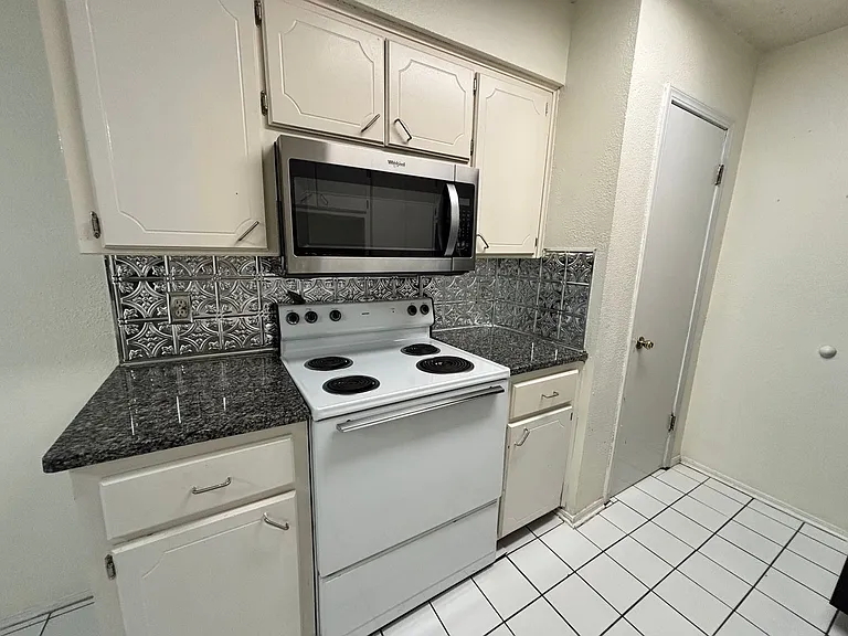 401 12th Ave SE #108 — Photo 5