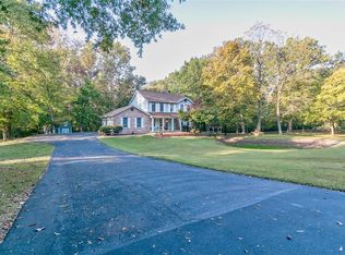 19195 Old Jamestown Rd, Florissant, MO 63034