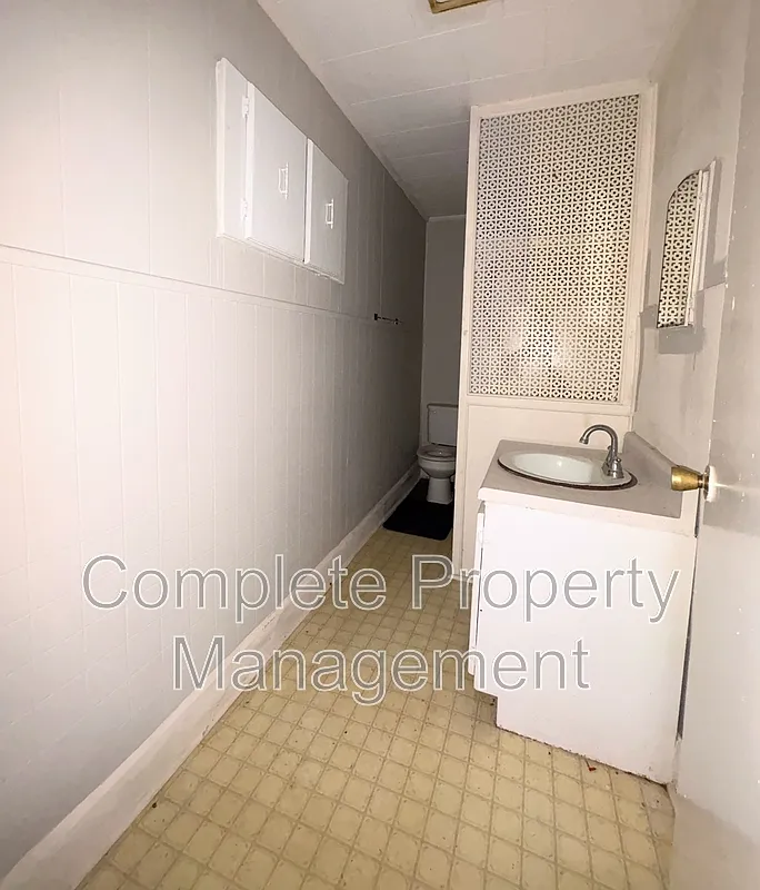 2 bed, 1.0 bath, 876 sqft, $850 — Photo 4