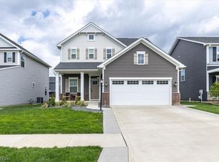 36270 Lands End Dr, North Ridgeville, OH 44039