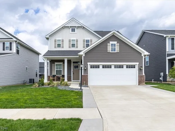 36270 Lands End Dr, North Ridgeville, OH 44039