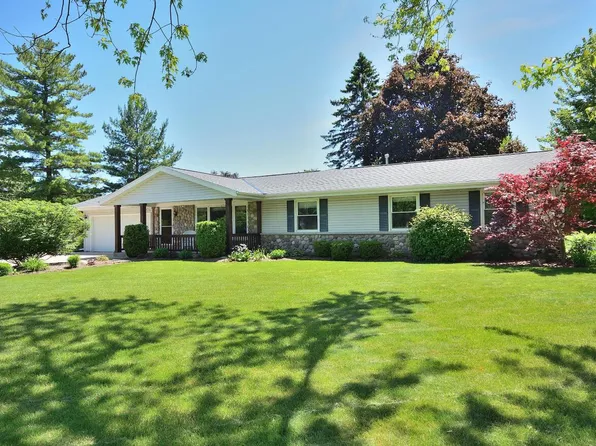 4935 South Courtland PARKWAY, New Berlin, WI 53151