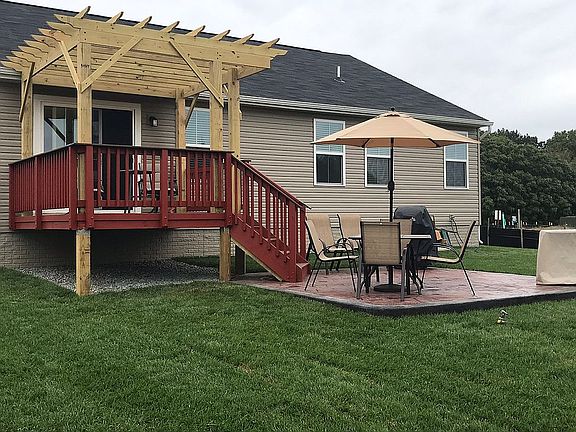 3rd image of 11367 Emerald Dr