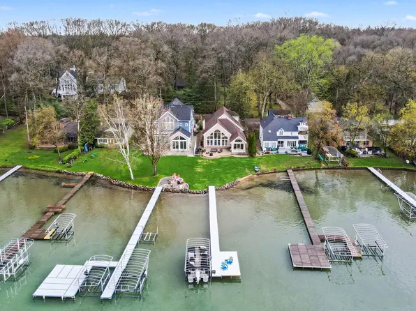 2111 Idlewild Dr, Richland, MI 49083