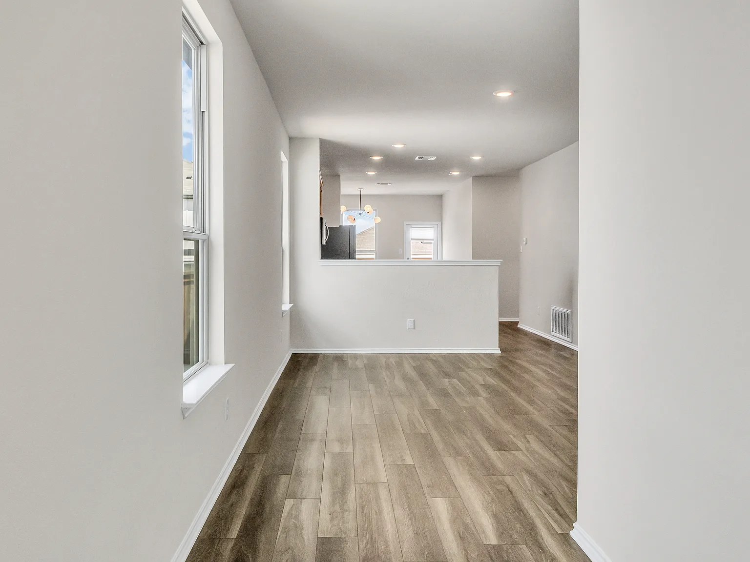 3 bed, 1510 sqft, $1,800 — Photo 4