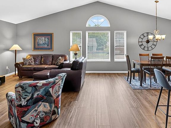5th image of 4 Green Haven Ct