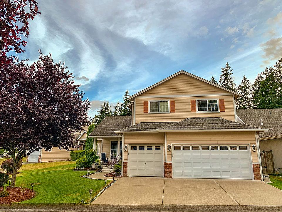 1st image of 1029 NE Beaumont Ln