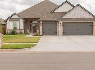 12012 SW 49th St, Mustang, OK 73064