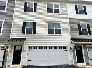 159 Copperleaf Dr #159, Mechanicsburg, PA 17050