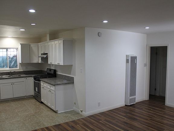5th image of 16004 Cantlay St APT 4