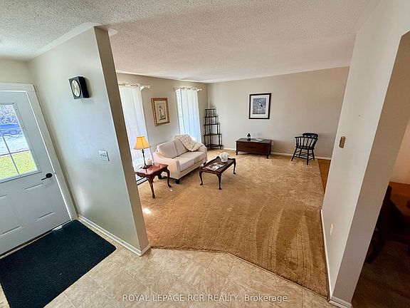 5th image of 466 Sandhill Ct