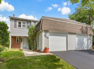 120 Leslie Ln, Bolingbrook, IL