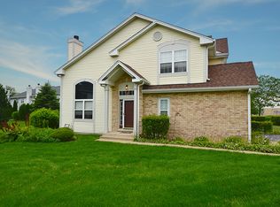 9244 Waverly Ct, Darien, IL 60561