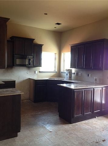 2nd image of 10712 SW 36th St