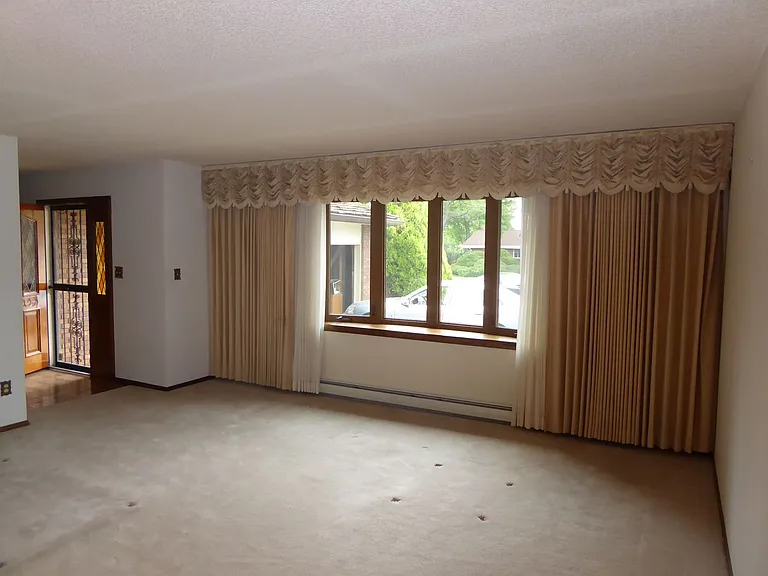 7573 Lee Dr — Photo 5