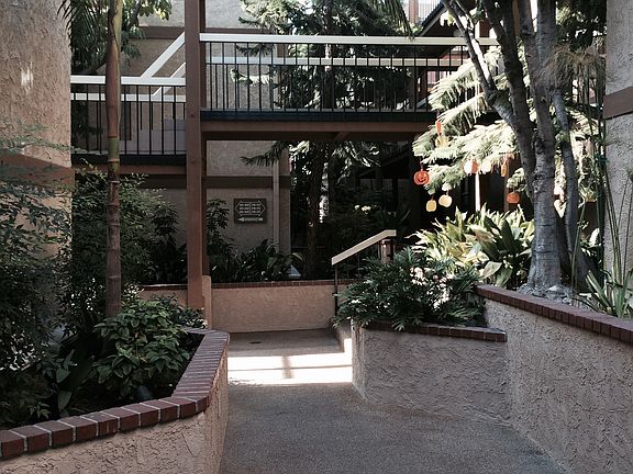 4th image of 441 E San Jose Ave Unit 102