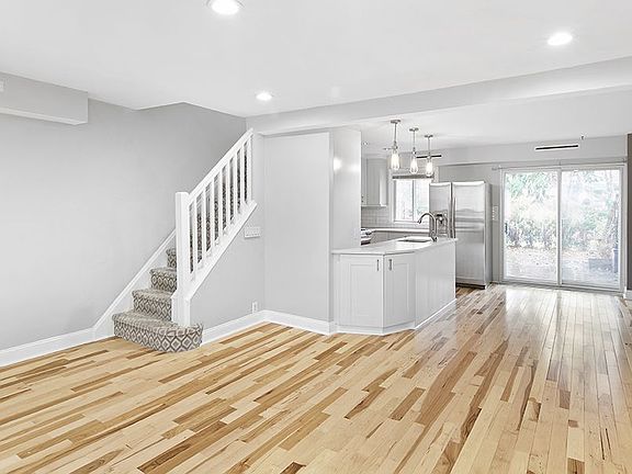 4th image of 3917 46th St