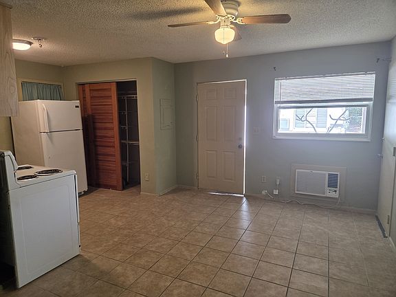 4th image of 2808 Beach Blvd S #14