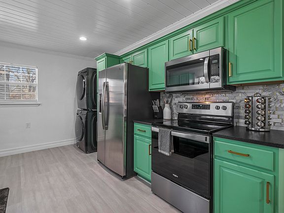 2nd image of 5660 Dorothy Ln