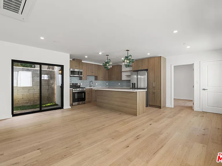 822 N Orange Grove Ave #822.5 — Photo 3