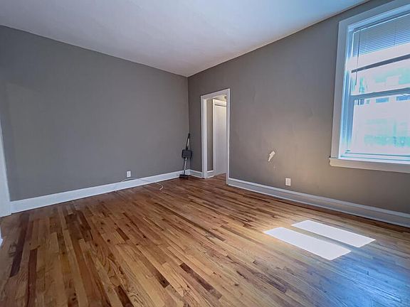 5th image of 336 Lombard St APT 113