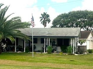 18 La Lucia St, Port Lavaca, TX 77979