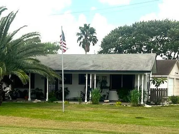 18 La Lucia St, Port Lavaca, TX 77979