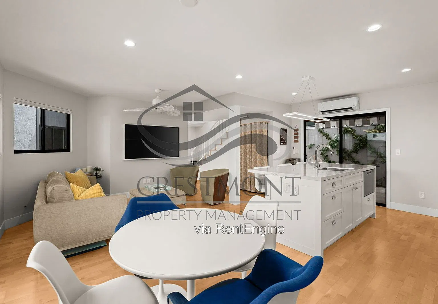 2 bed, 2.0 bath, 1100 sqft, $5,500 — Photo 2