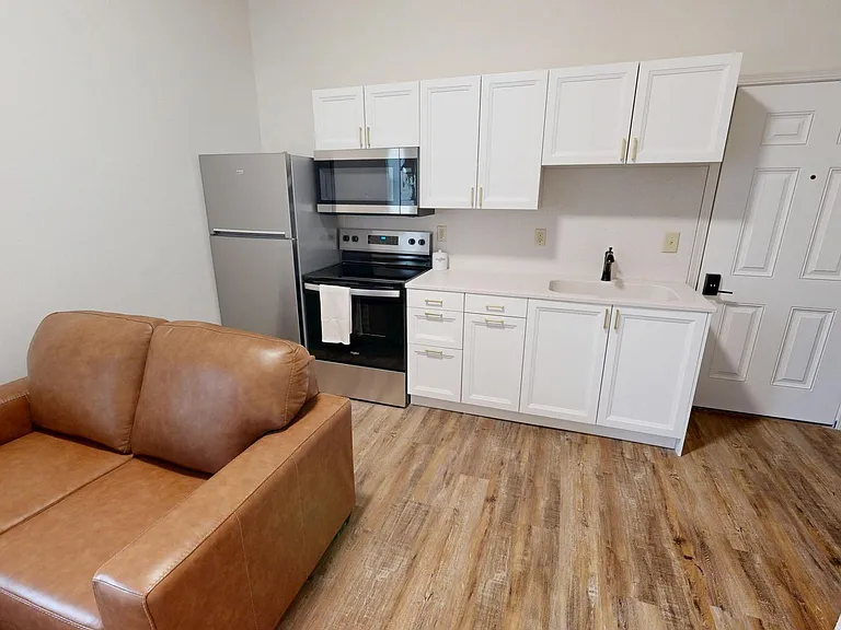 542 Benson Ave SW #110 — Photo 8