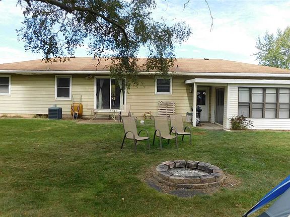 3rd image of 18482 Brewster Dr