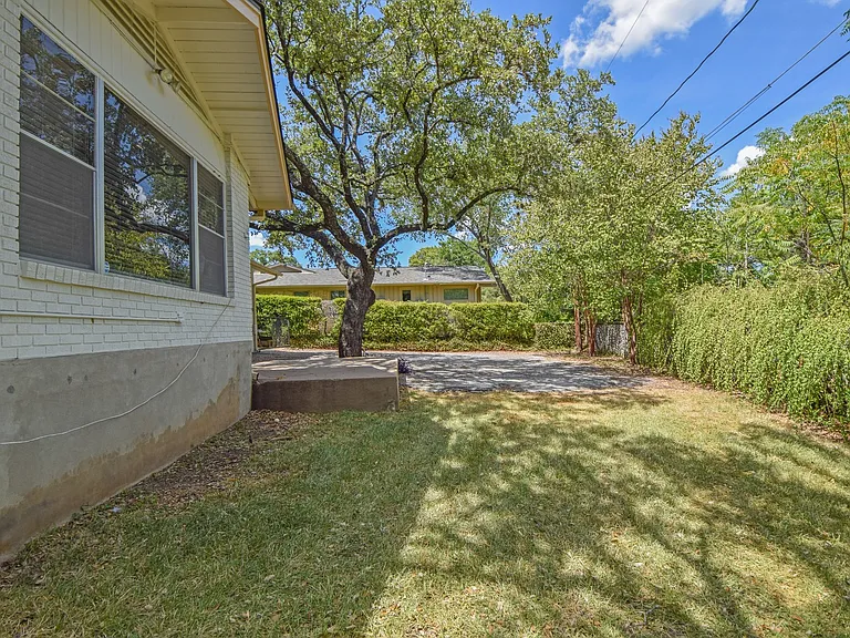 5003 Westview Dr — Photo 43