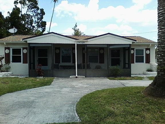 Screened Front Porch/Front of Duplex