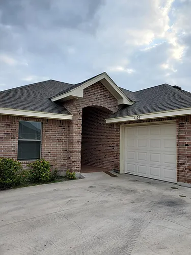 2108 Treasure Oaks Dr Photo 1