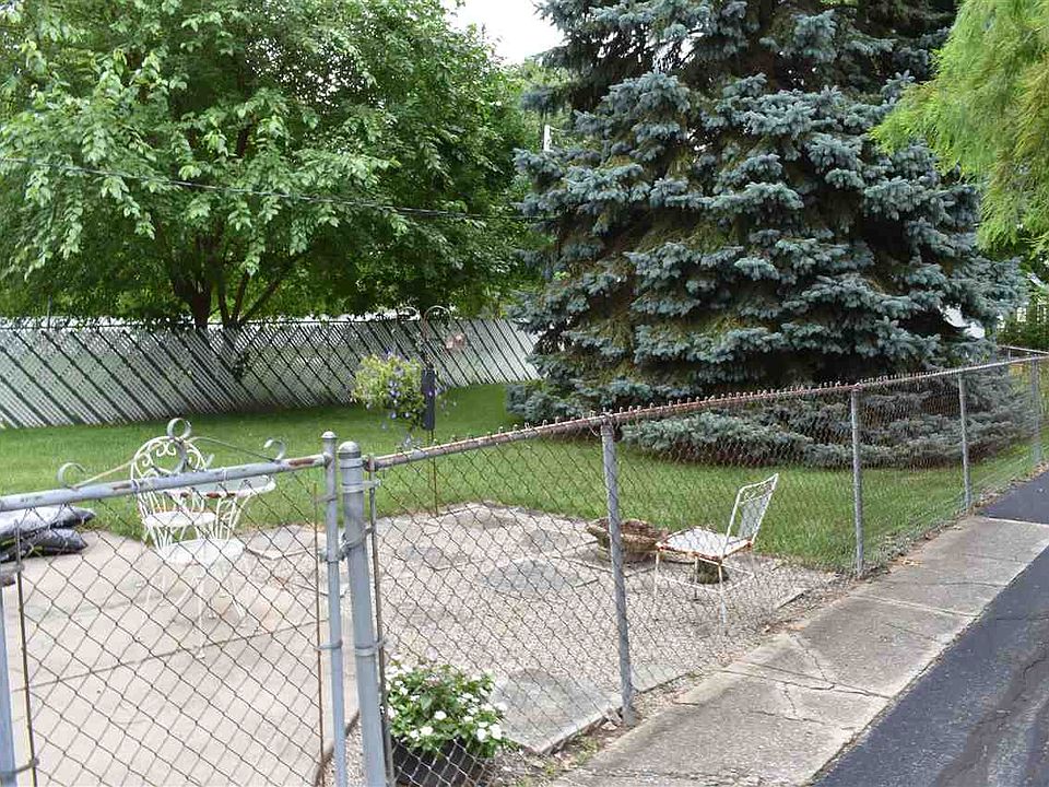 2nd image of 1222 Charlotte Ave