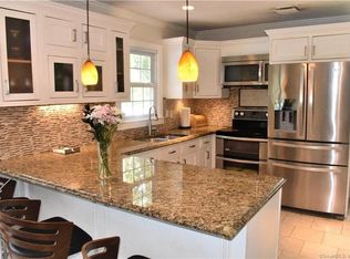 330 W Cedar St, Norwalk, CT 06854