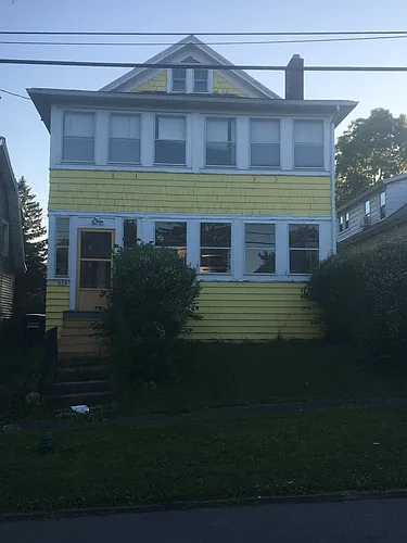 613 Helen St Photo 1