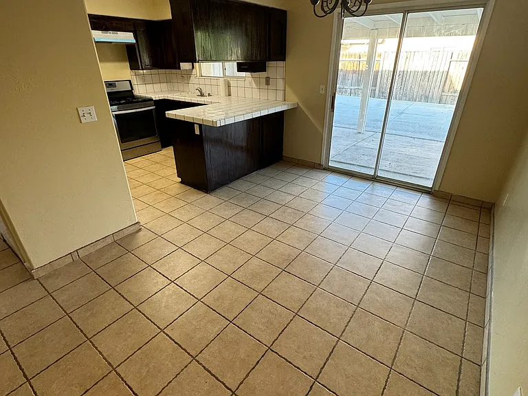 1409 Kirkwood Ave — Photo 15