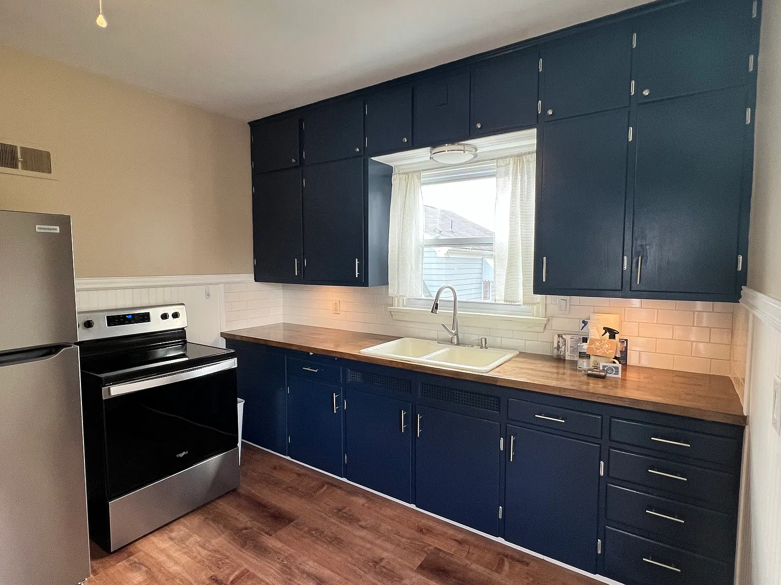 2 bed, 900 sqft, $1,350 — Photo 2