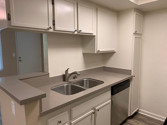 2nd image of 4629 Utah St