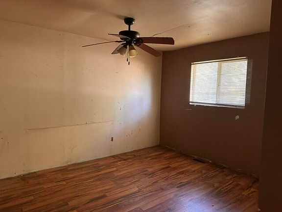 3rd image of 3851 Tennessee St