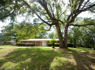 5451 Larchmont Dr, Mobile, AL 36693