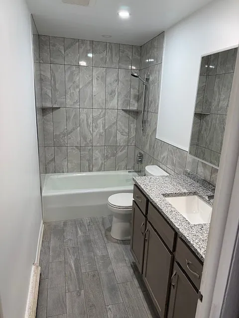 Building Photo - 4707 Washington St #102