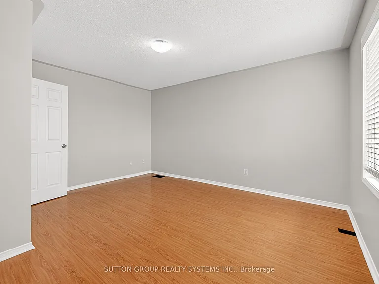 6556 Opera Glass Cres S — Photo 32