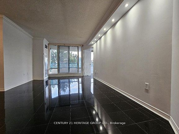4th image of 7250 Yonge St #506