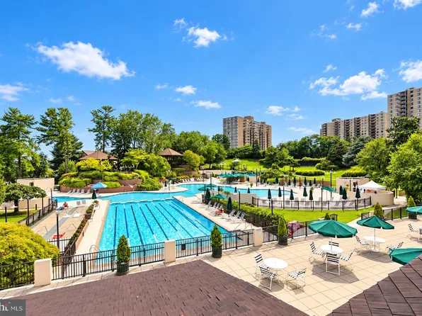 309 Yoakum Pkwy APT 204, Alexandria, VA 22304