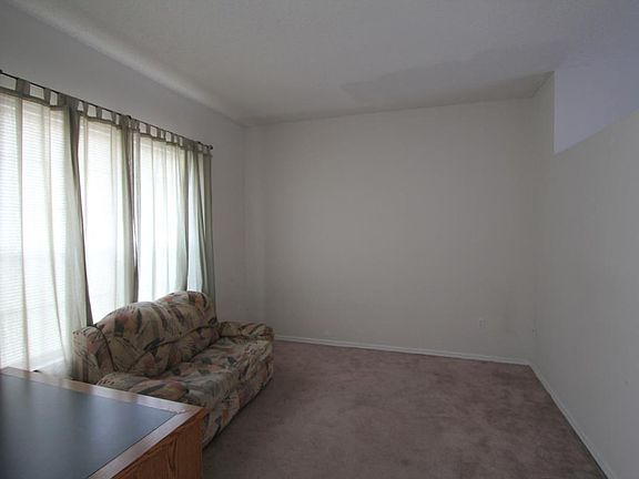 3rd image of 507 Sunridge Woods