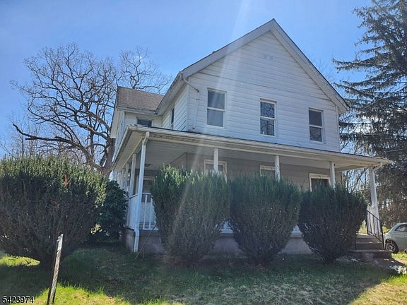 3rd image of 5 Locust St