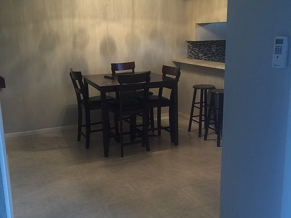 3rd image of 3722 Victoria Dr