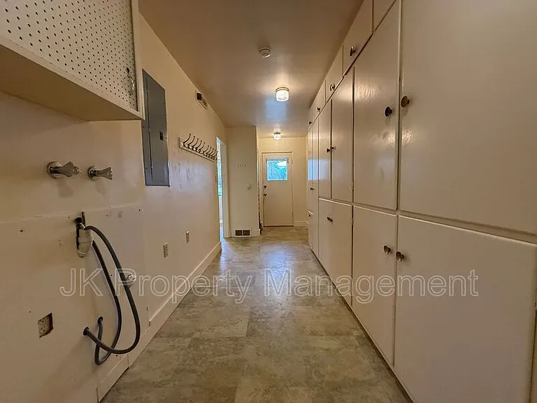 1726 Alder Dr — Photo 15
