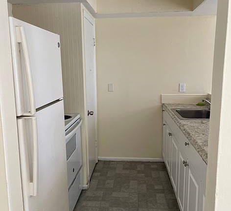 3rd image of 2164 Coral Way APT B